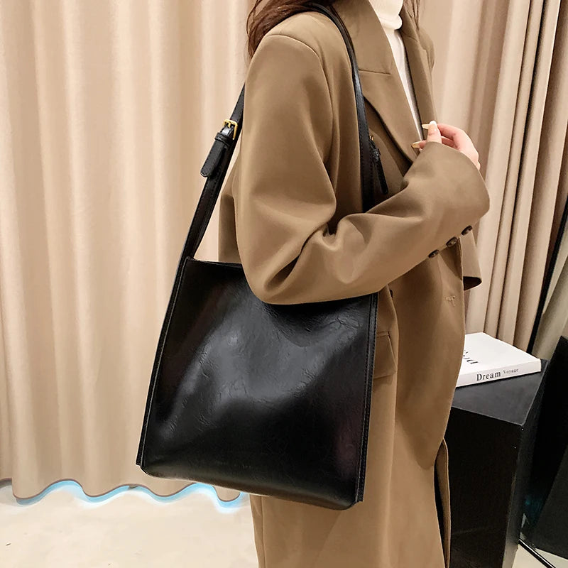 Quality Women Tote Bags Shiny Leather Shopper Shoulder Bag Retro Large Capacity Shopping Totes 2023 Luxury Designer Handbag Lady